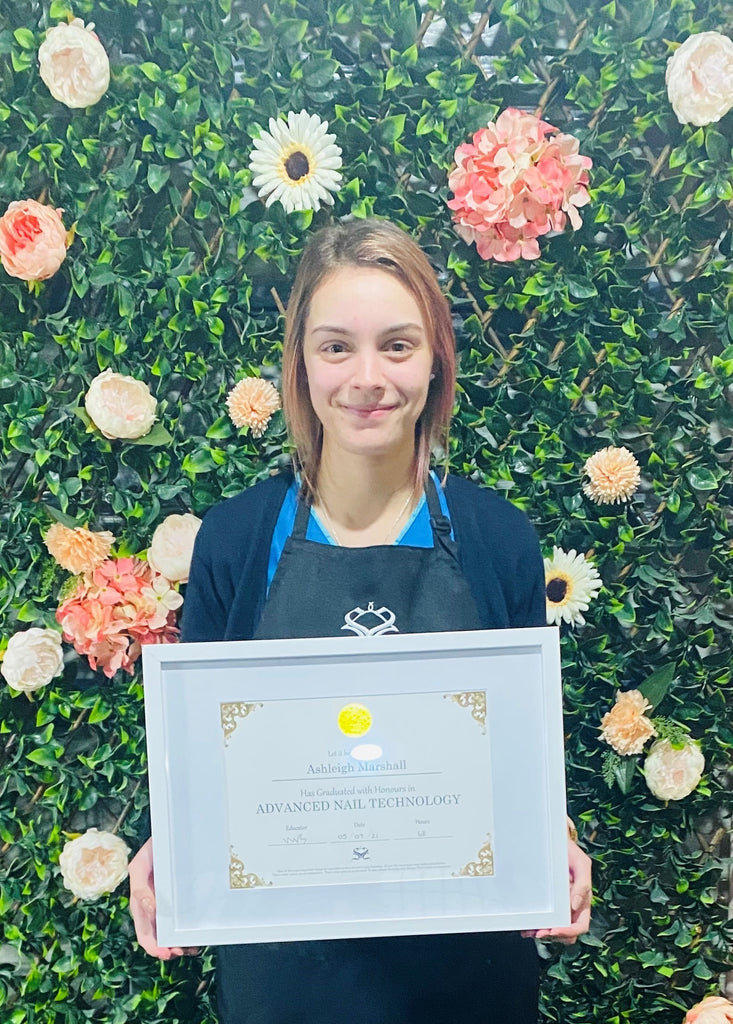 nail art course graduate
